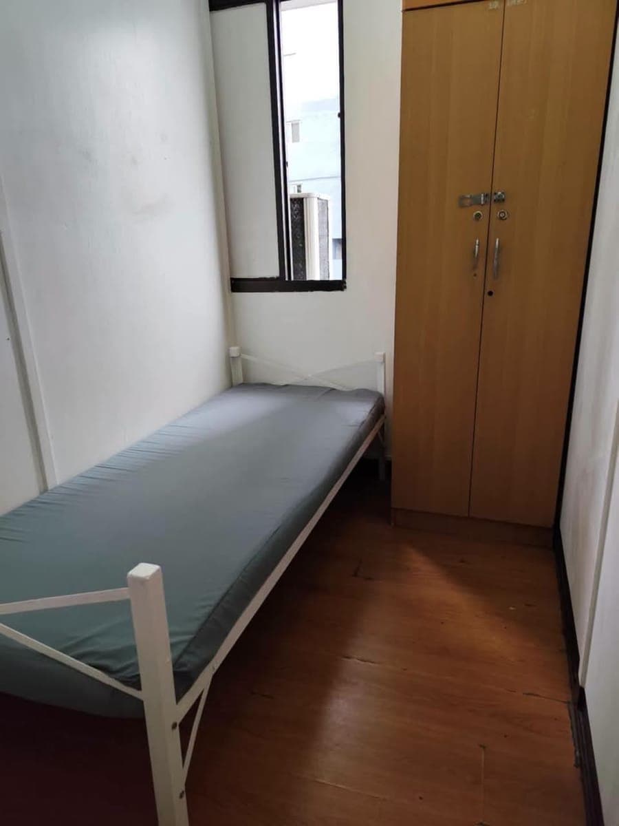 ROOM FOR RENT FOR 1 WORKING MALE ONLY COMMON CR AND SINK - photo 2