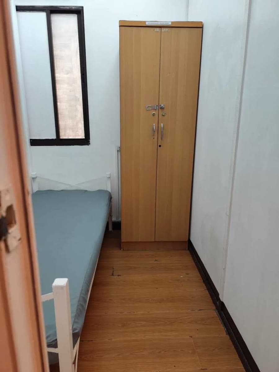 ROOM FOR RENT FOR 1 WORKING MALE ONLY COMMON CR AND SINK - photo 3