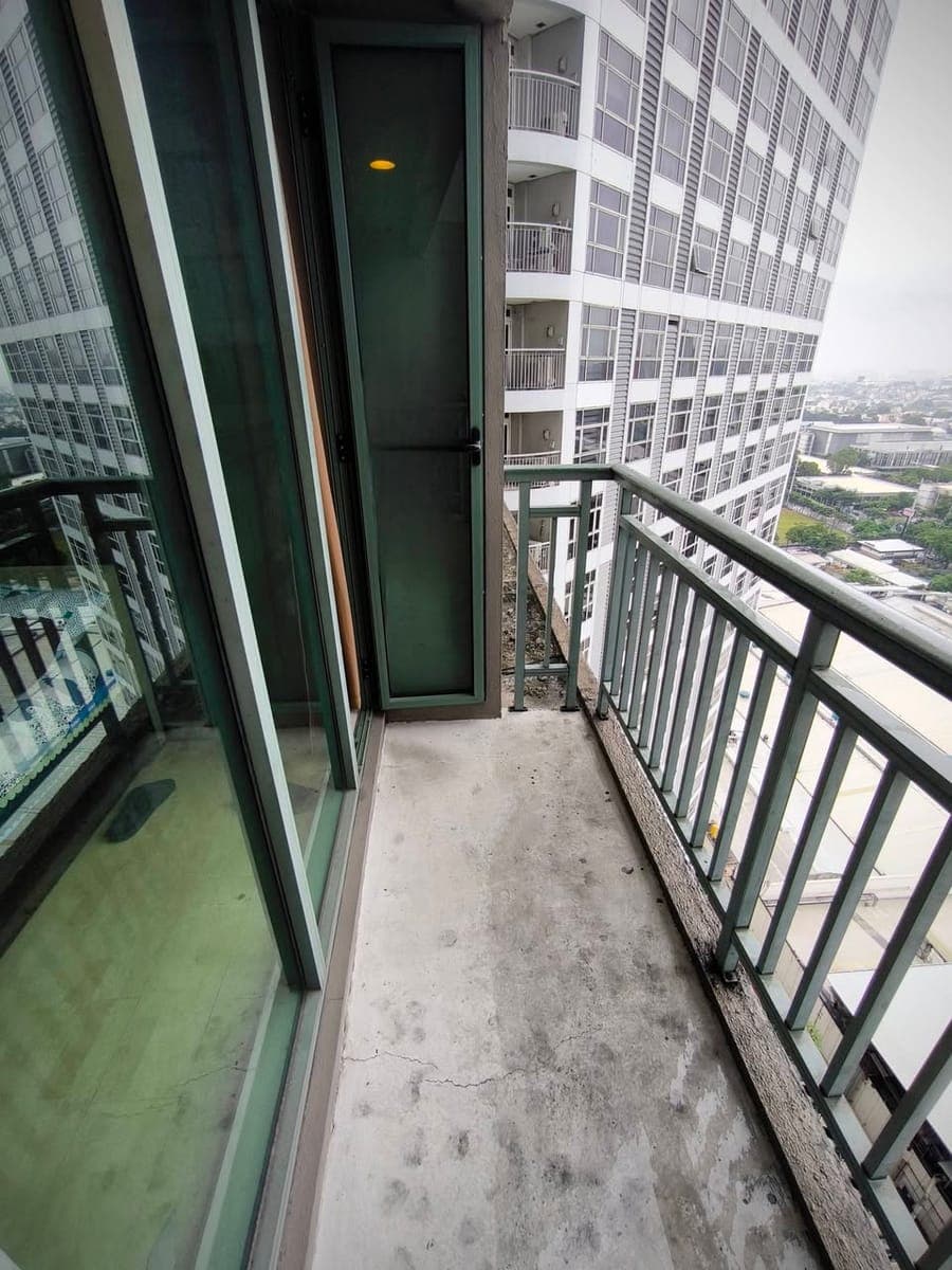 Available for Rent: 1-Bedroom Fully Furnished Condo Unit - photo 2