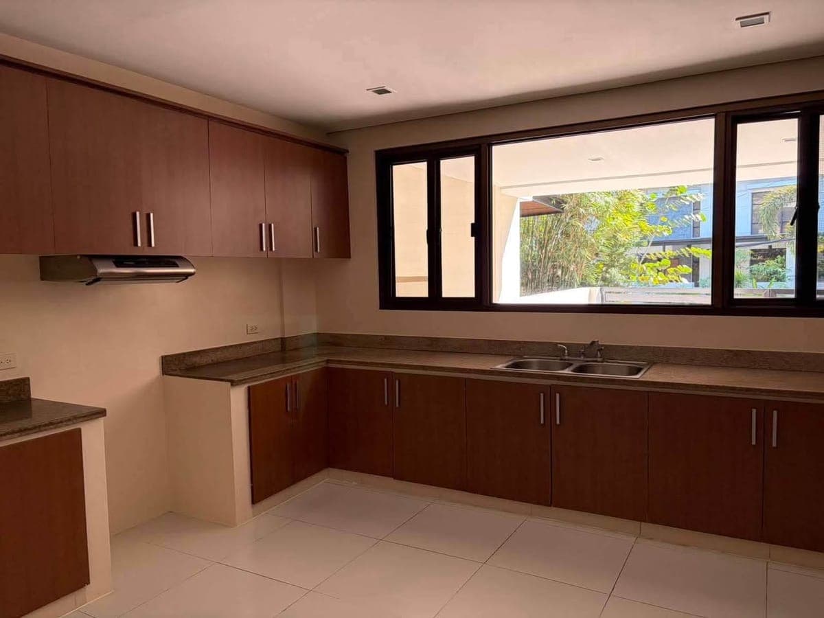 House For Lease - photo 2