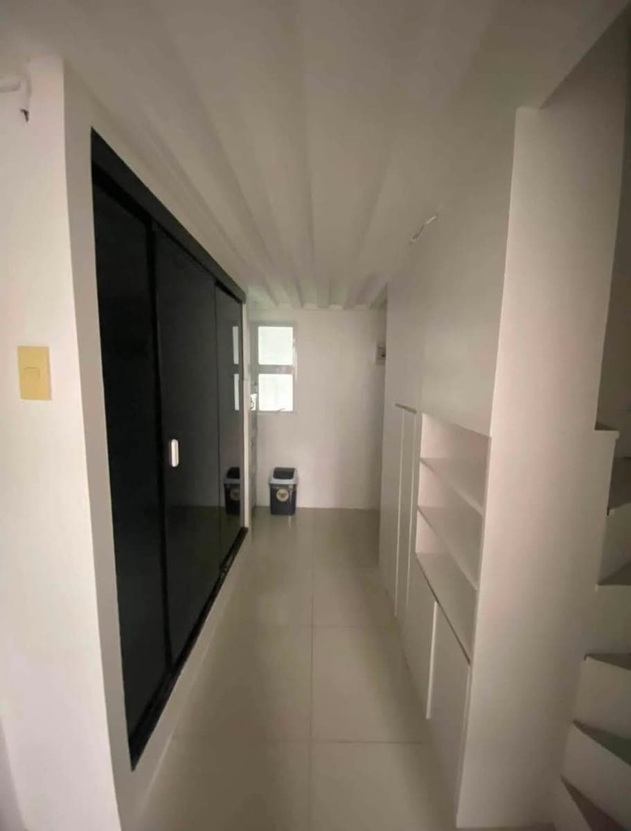 🏙️ FOR RENT | Urban Loft Gueventville – Loft Style Condo with Balcony - photo 5