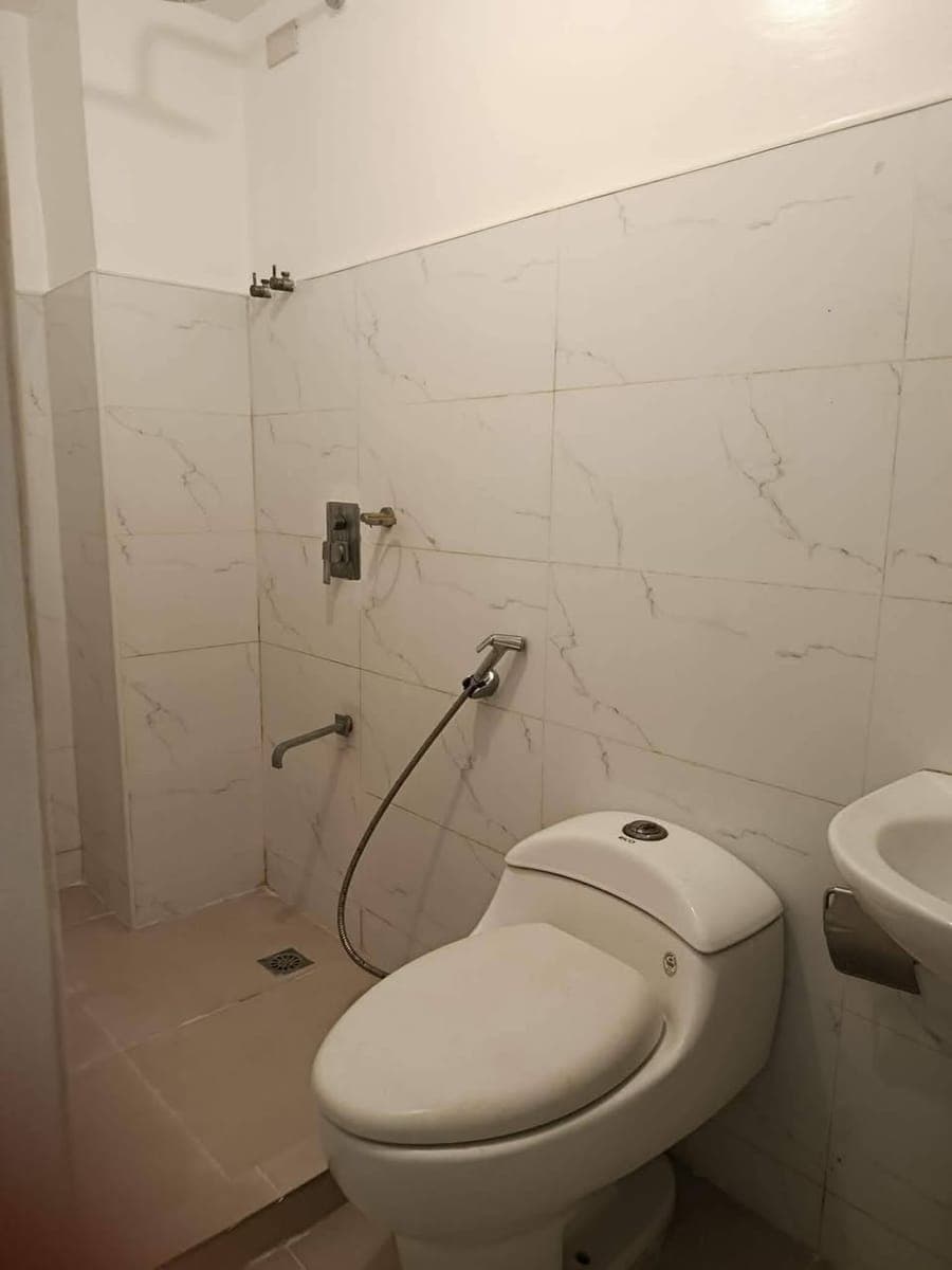 CONDO FOR RENT - photo 2