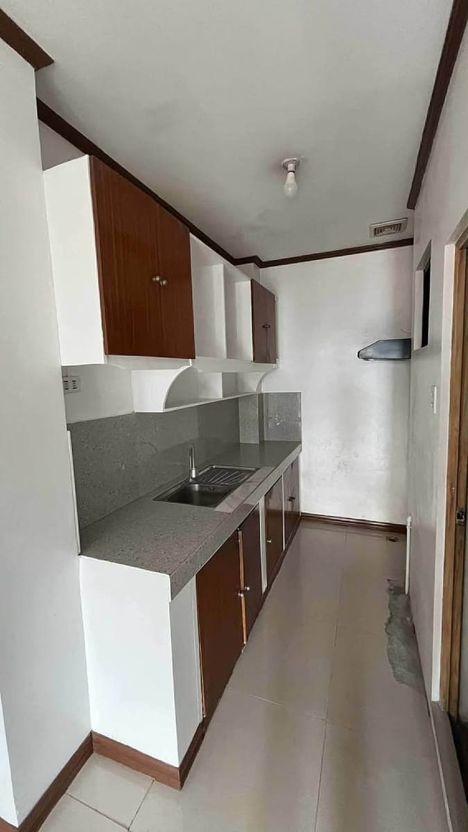 🏡 FOR RENT – 4th Floor Unit | Tanglaw Street, Mandaluyong City - photo 2