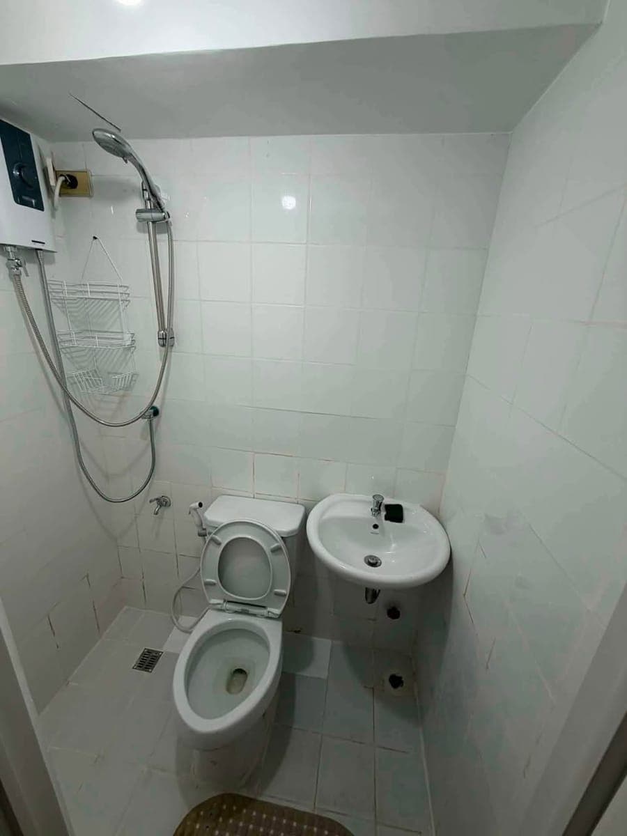Solo room for rent condominium - photo 2