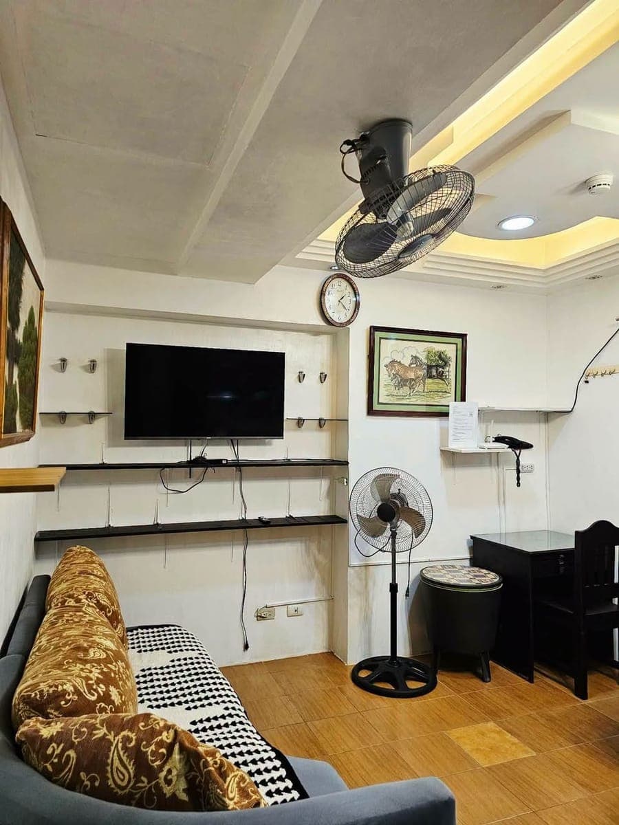 FOR RENT Condo: 2 Bedroom Fully Furnished - photo 1