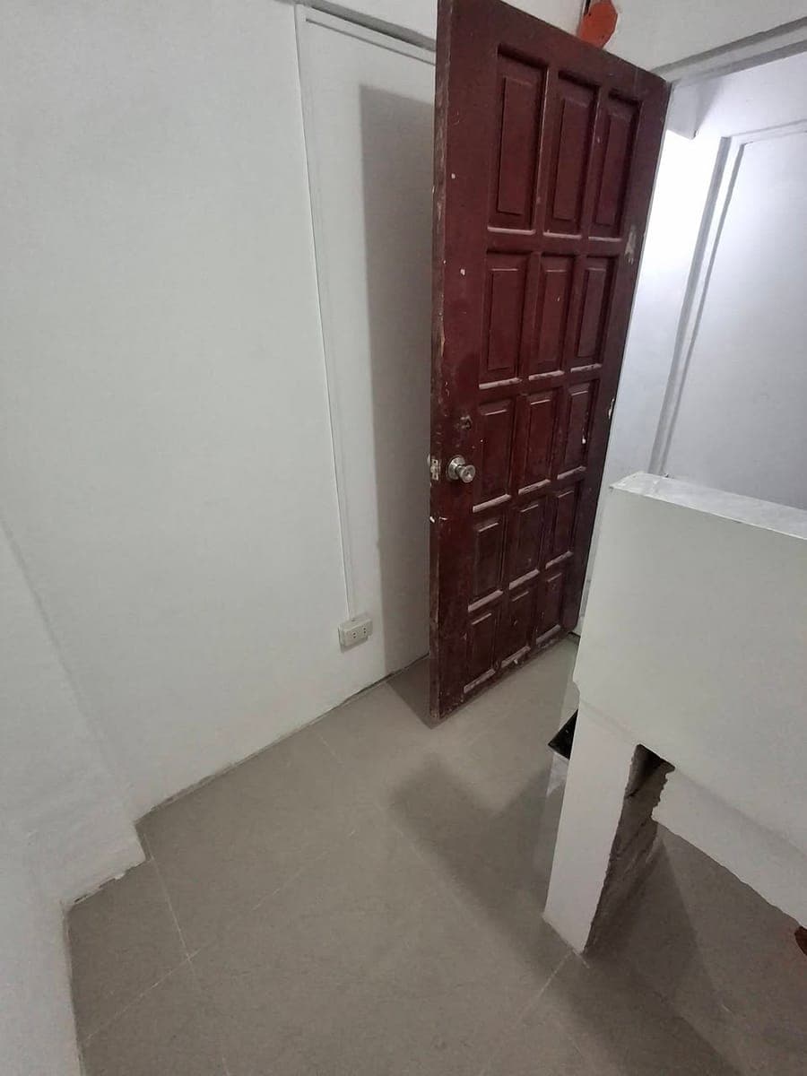 For working near Makati Avenue, Rockwell or Circuit. - photo 1