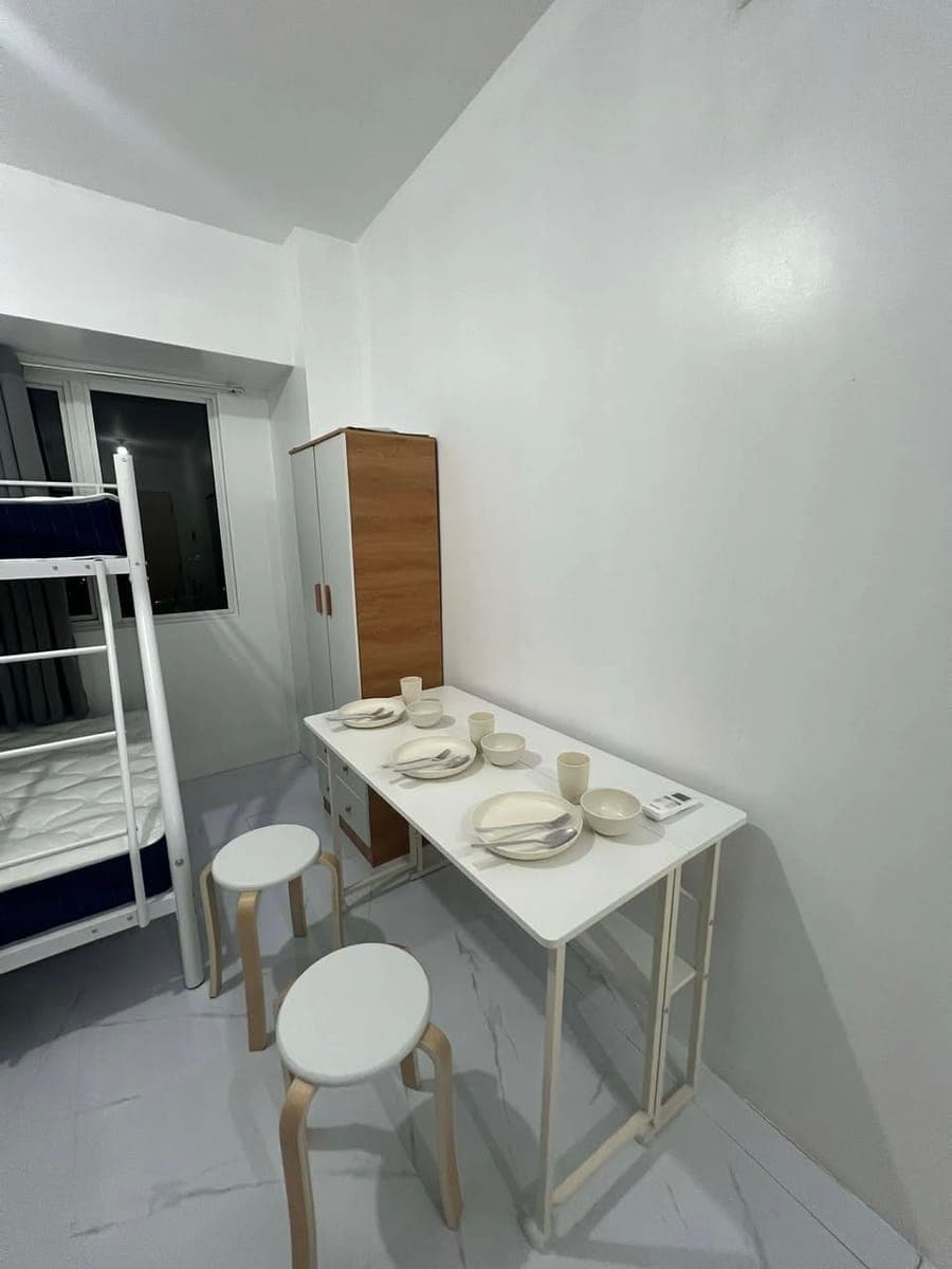 FOR RENT: Newly Renovated Studio Unit - photo 2