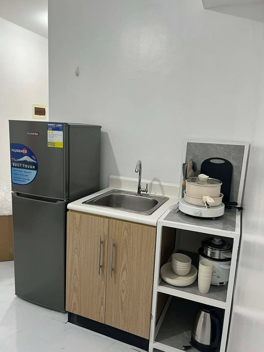 FOR RENT: Newly Renovated Studio Unit - photo 3