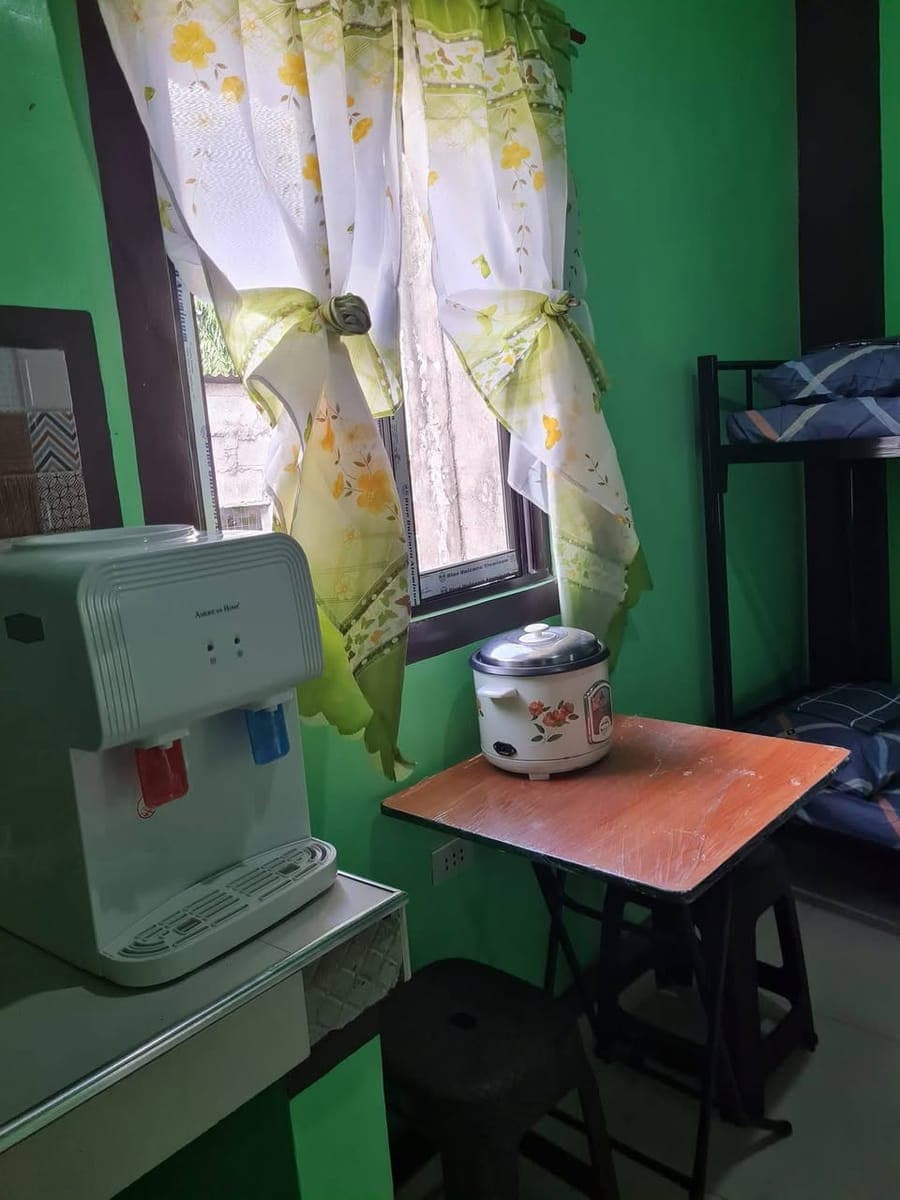 FEMALE BEDSPACE FOE RENT - photo 5