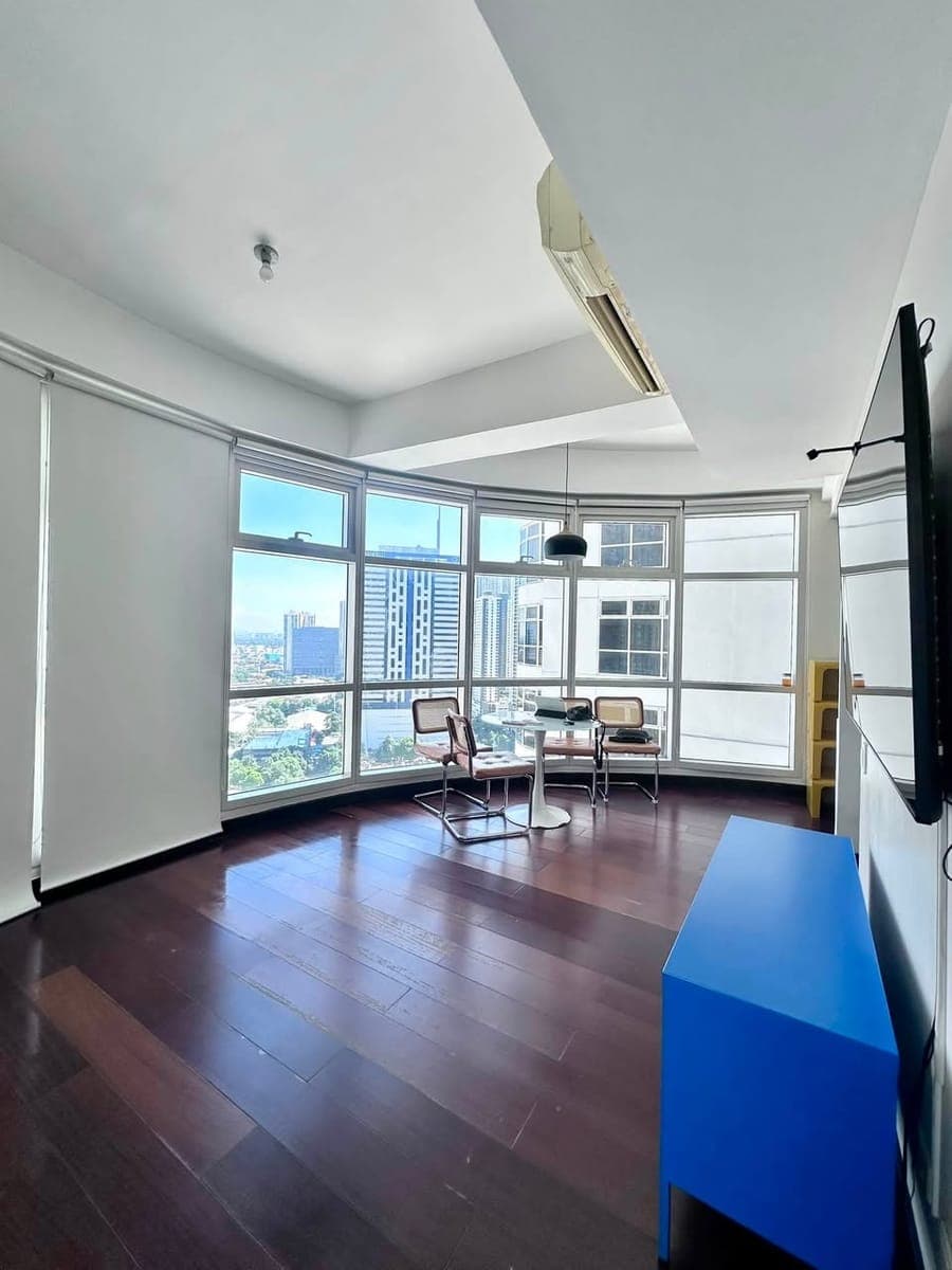 1-BEDROOM CORNER UNIT FOR RENT - photo 3