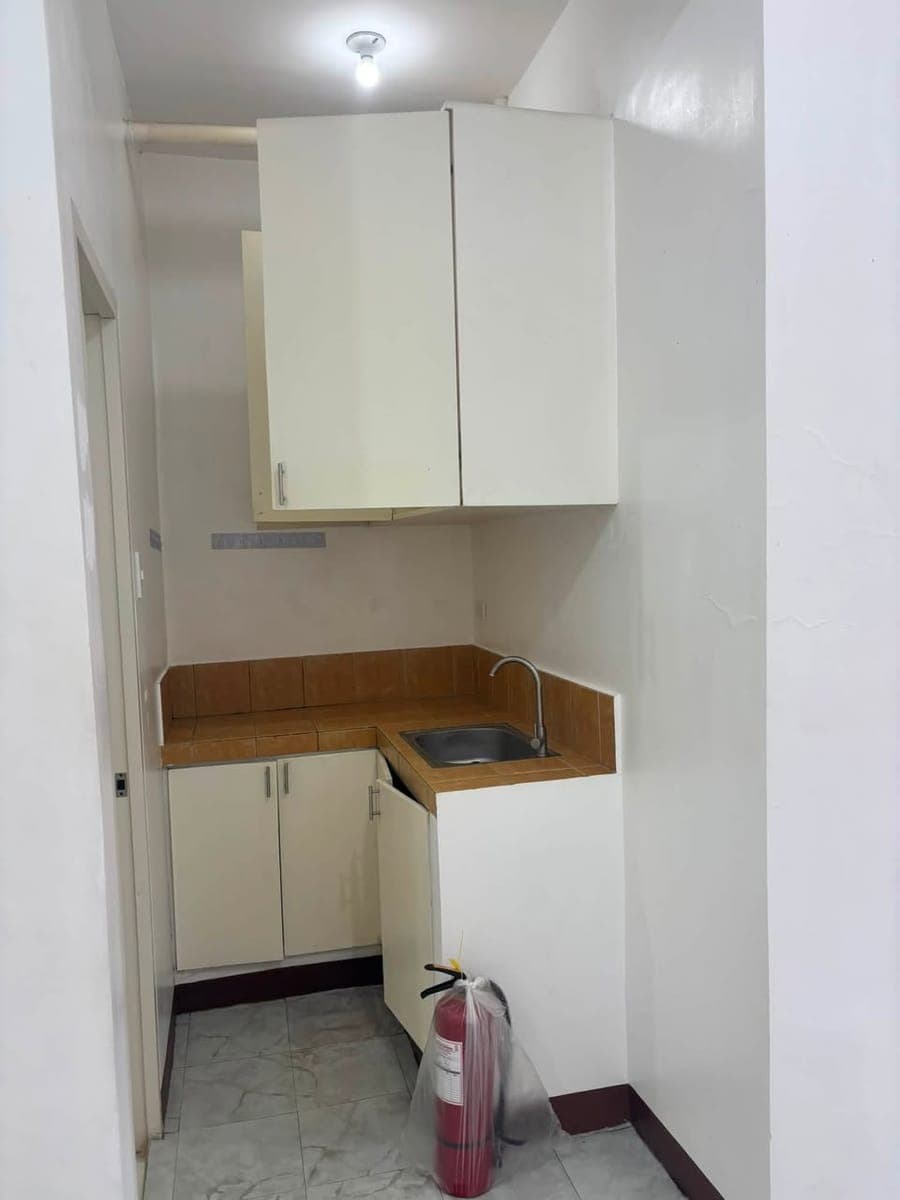 STUDIO TYPE UNIT FOR RENT - photo 4