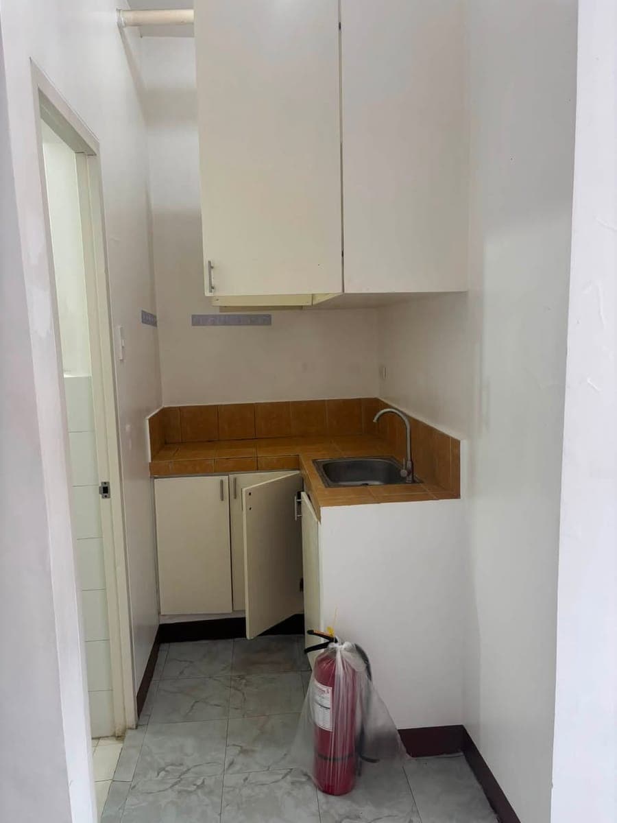 STUDIO TYPE UNIT FOR RENT - photo 5
