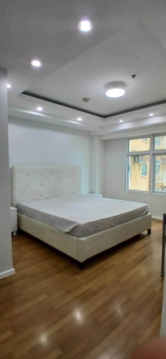 For rent 1 bedroom unit at serendra Incino - photo 4