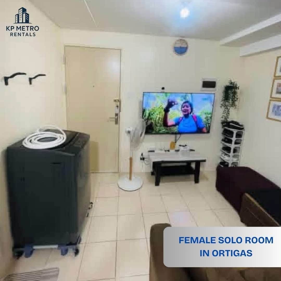 FOR RENT FEMALE SOLO ROOM CONDO SHARING INSIDE OF 2 BEDROOM UNIT - photo 4