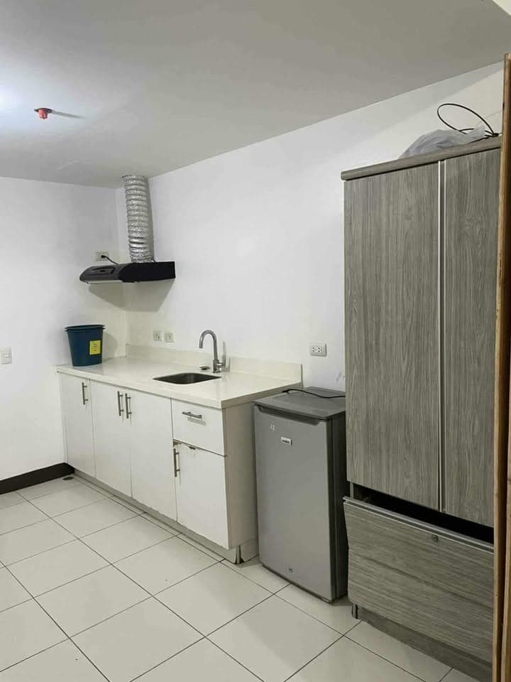 🏢 **BEDSPACE FOR RENT: (1 person needed) - photo 1