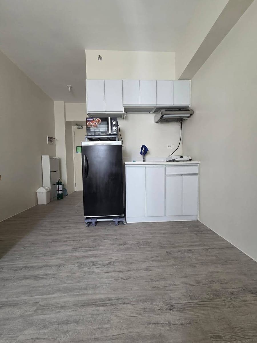 BRAND NEW Studio rent 16k only Fully furnished - photo 1