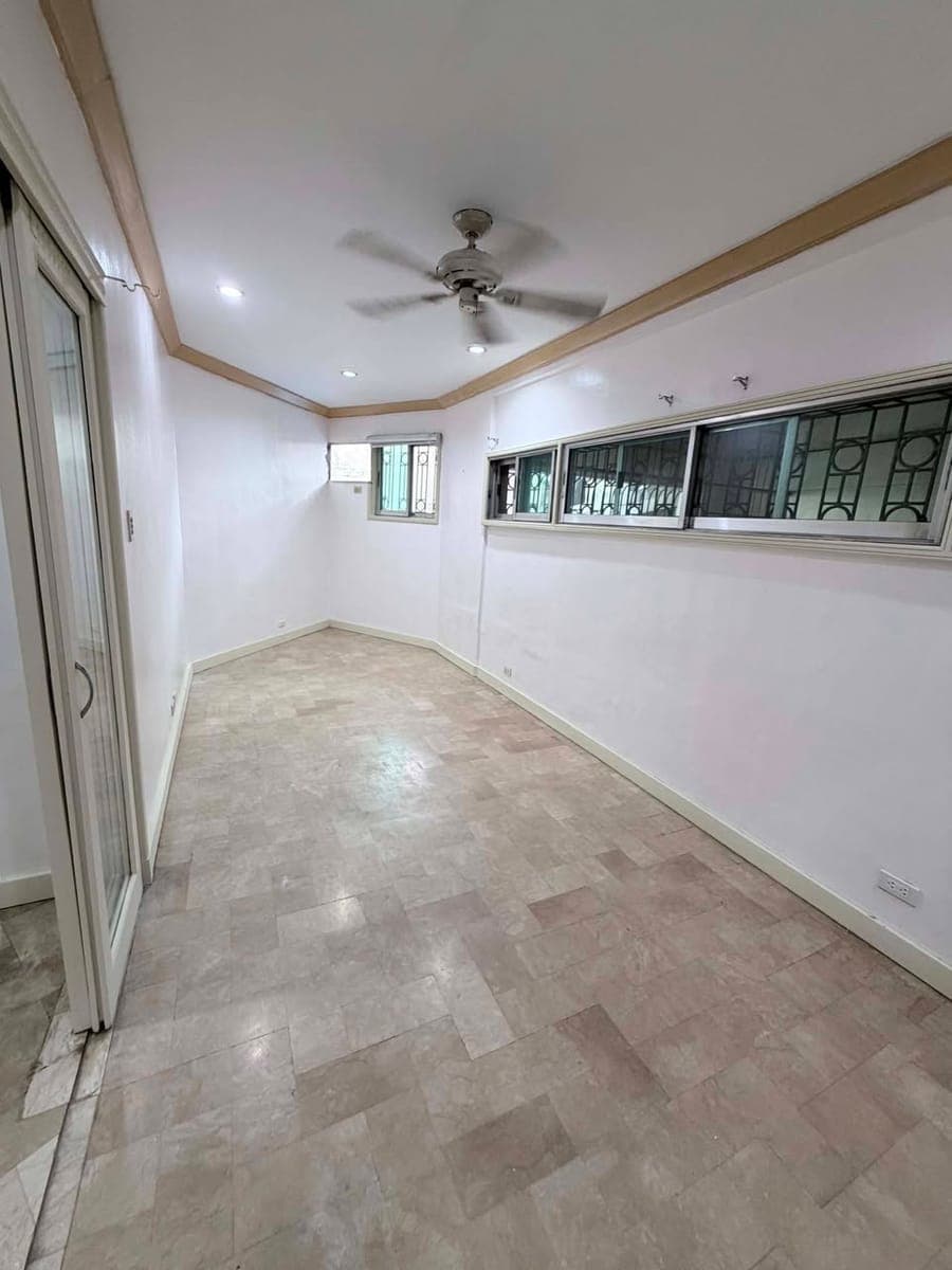 🏡 FOR RENT – Spacious 2-Storey Townhouse in Mandaluyong City ✨ - photo 2