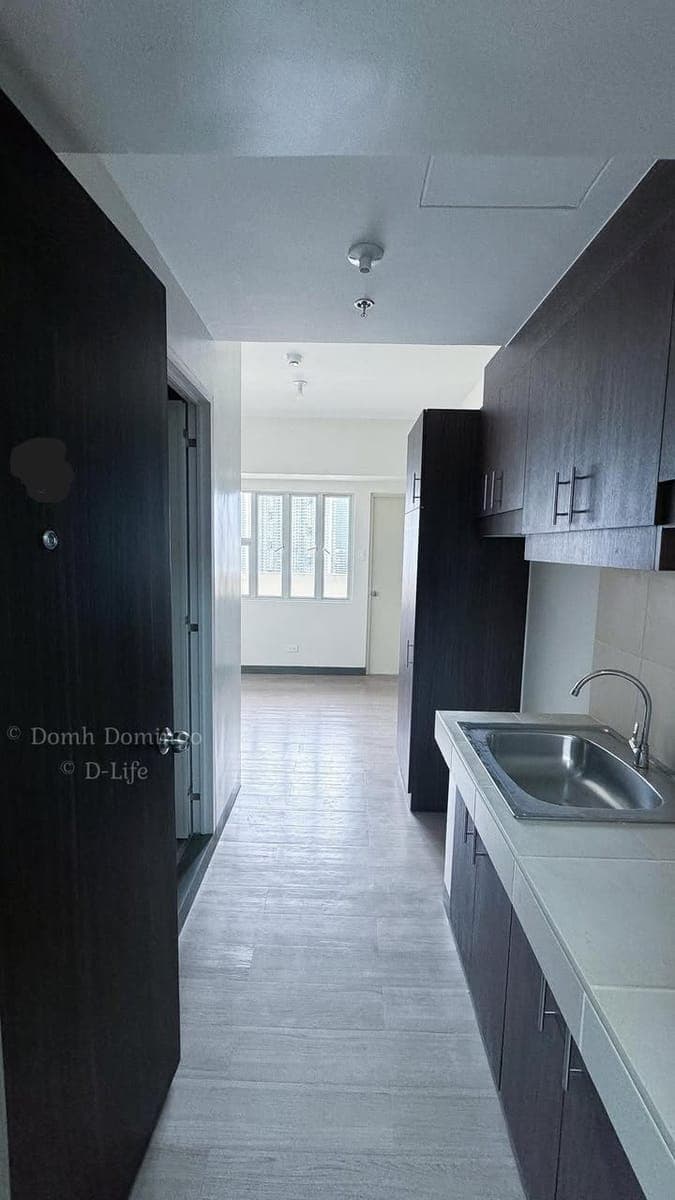 # **Studio Unit available in Mandaluyong Near BGC and Cybergate ** - photo 1
