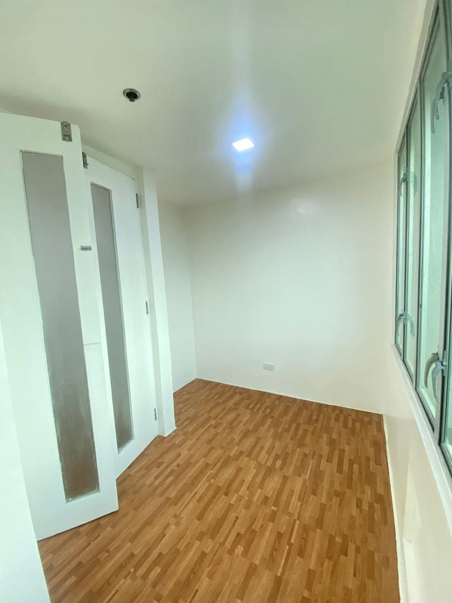 2Br Condo for RENT in Mandaluyong along EDSA is NOW AVAILABLE! - photo 3