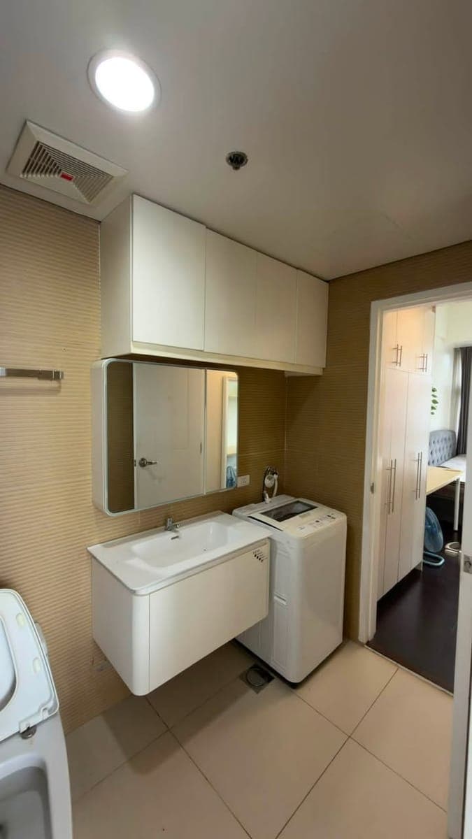 1BR WITH BALCONY FOR RENT! - photo 3