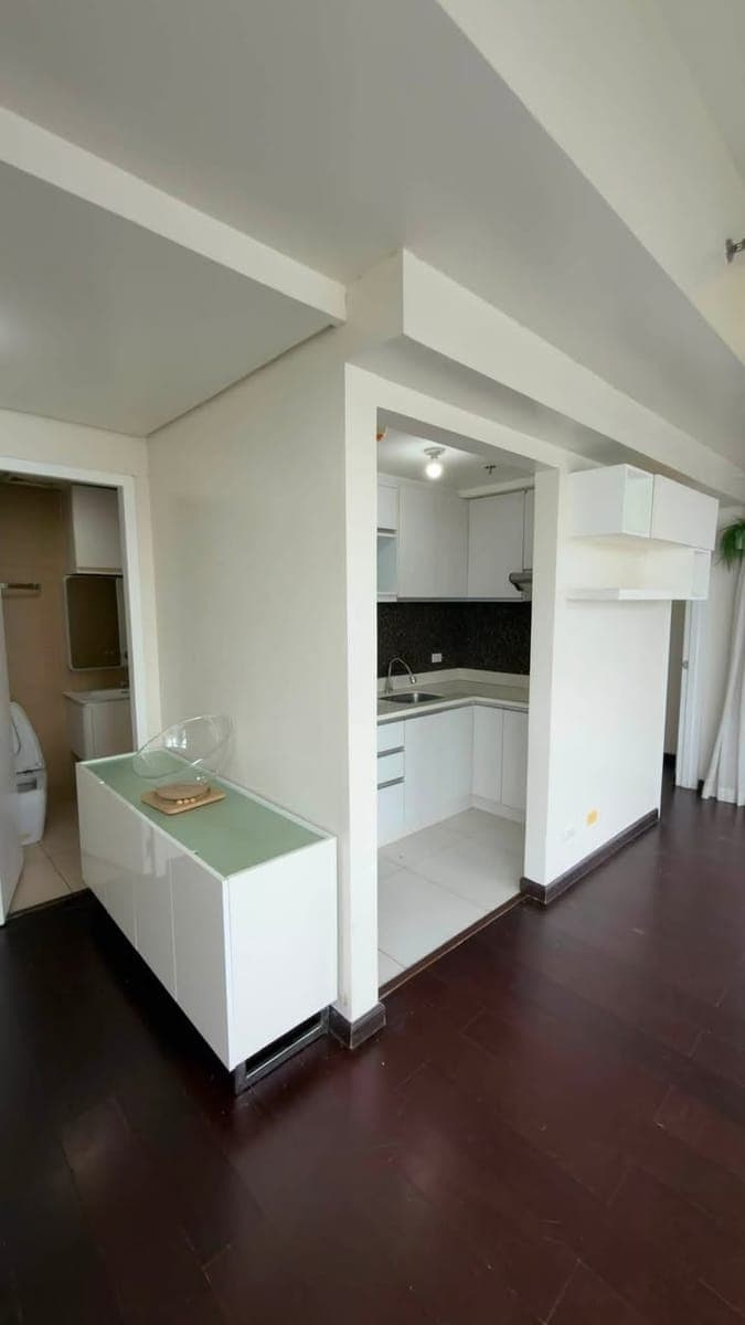 1BR WITH BALCONY FOR RENT! - photo 4
