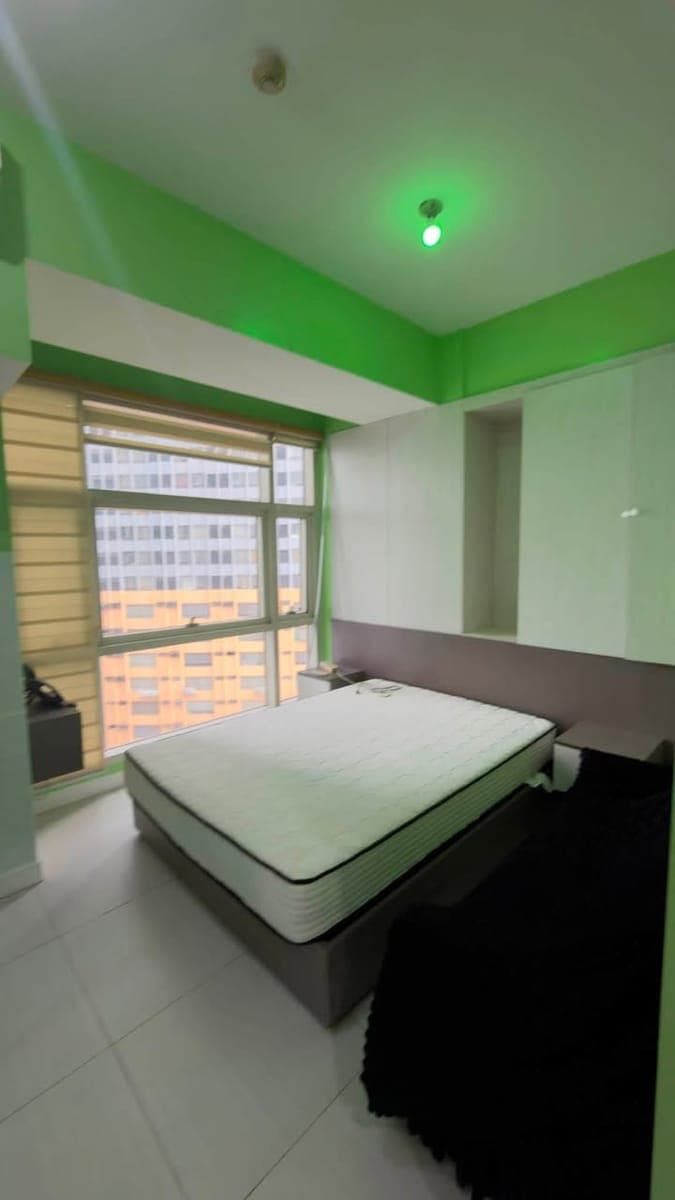 PREMIUM STUDIO- CONVERTED TO 1BR FOR RENT! - photo 2