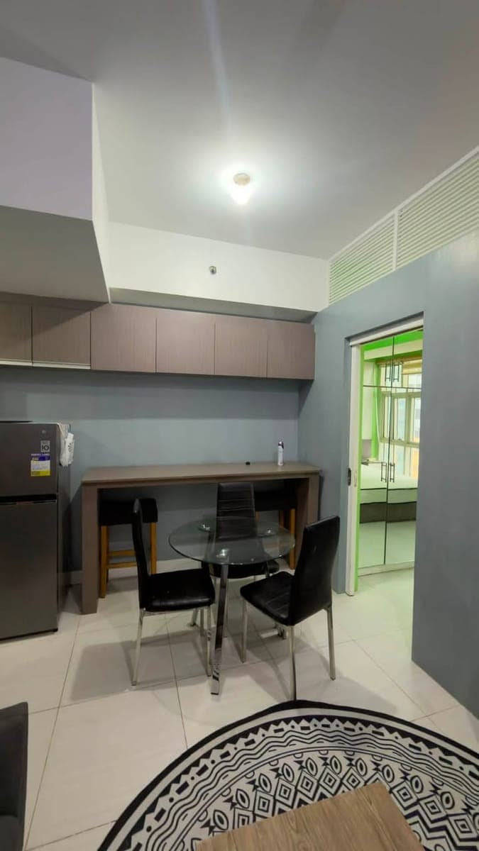 PREMIUM STUDIO- CONVERTED TO 1BR FOR RENT! - photo 5
