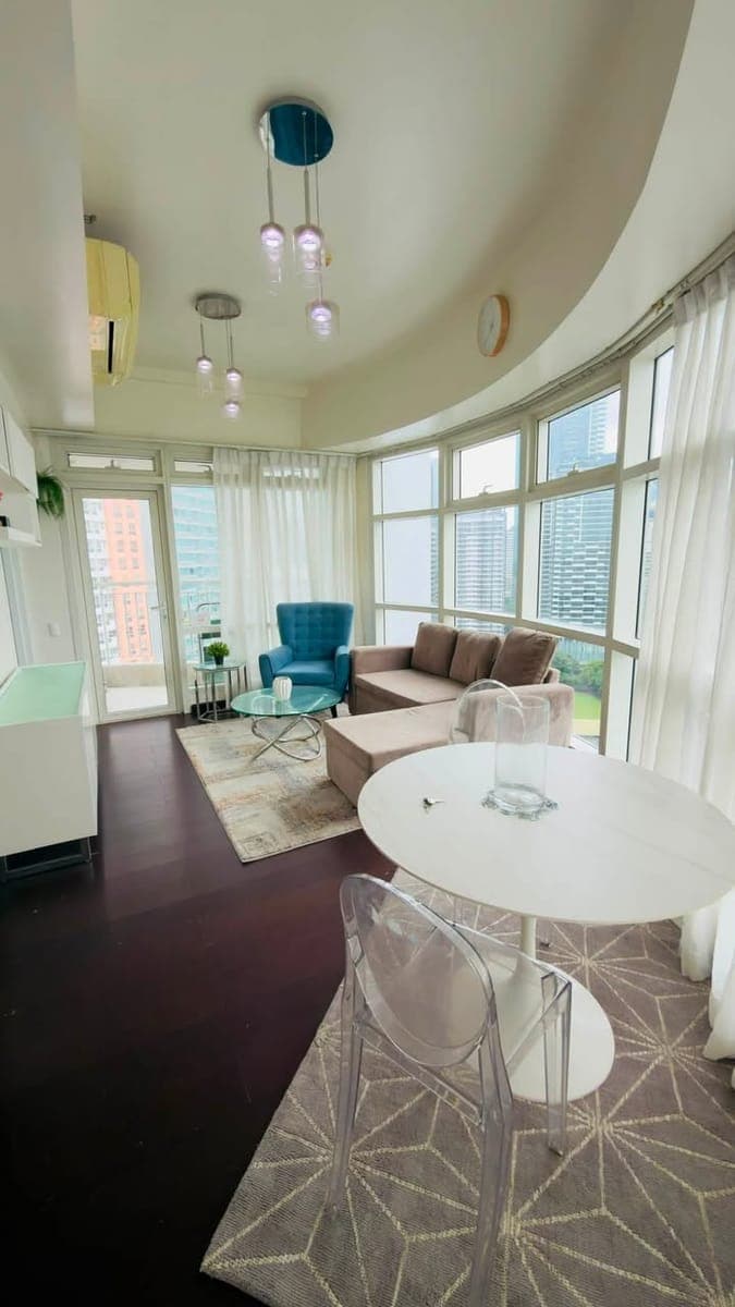 1BR WITH BALCONY FOR RENT! - photo 4