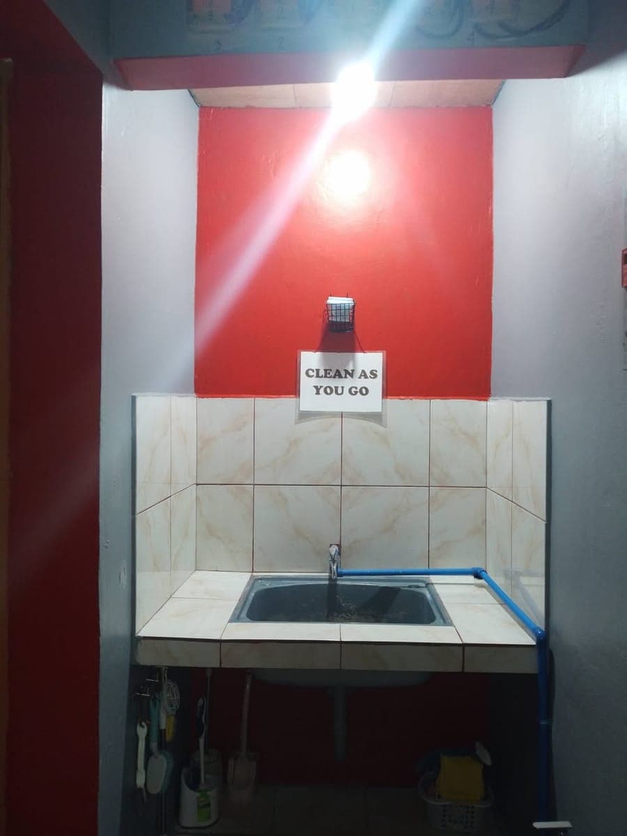 Room for rent 5500 and 6k. Location Aglipay st Mandaluyong. No kids. No pets.No parking. - photo 3