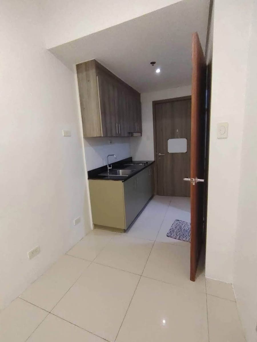 RUSH CONDO FOR RENT: - photo 1