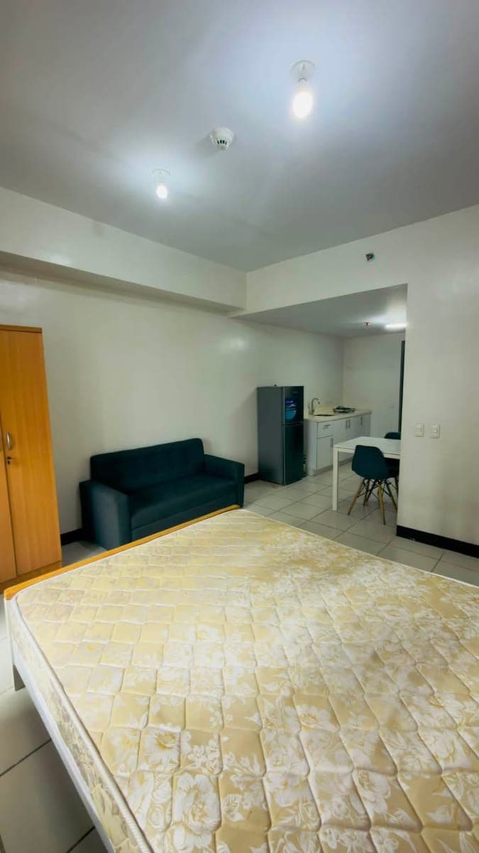 STUDIO WITH BALCONY FOR RENT! - photo 2