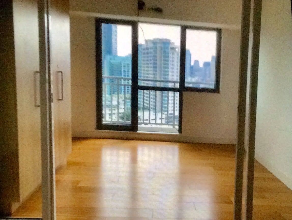 **🏢 FOR LEASE/SALE (Rent To Own) : UNIT & PARKING** - photo 1