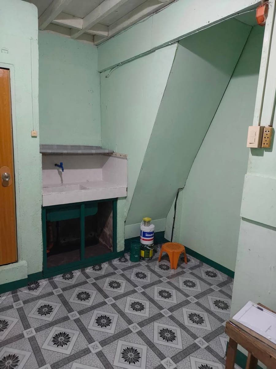 "ROOM FOR RENT" - photo 2
