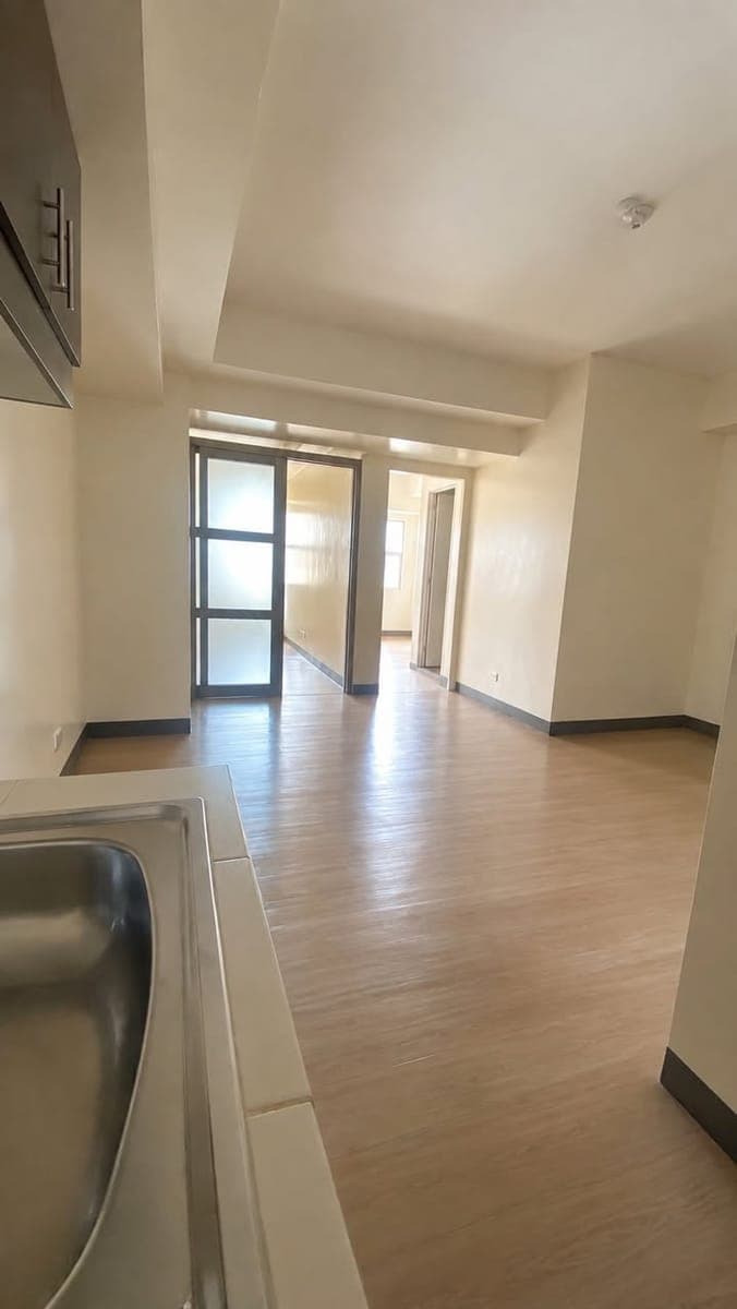 # **1BR Deluxe/2BR Unit available in Mandaluyong Near BGC and Cybergate** - photo 1