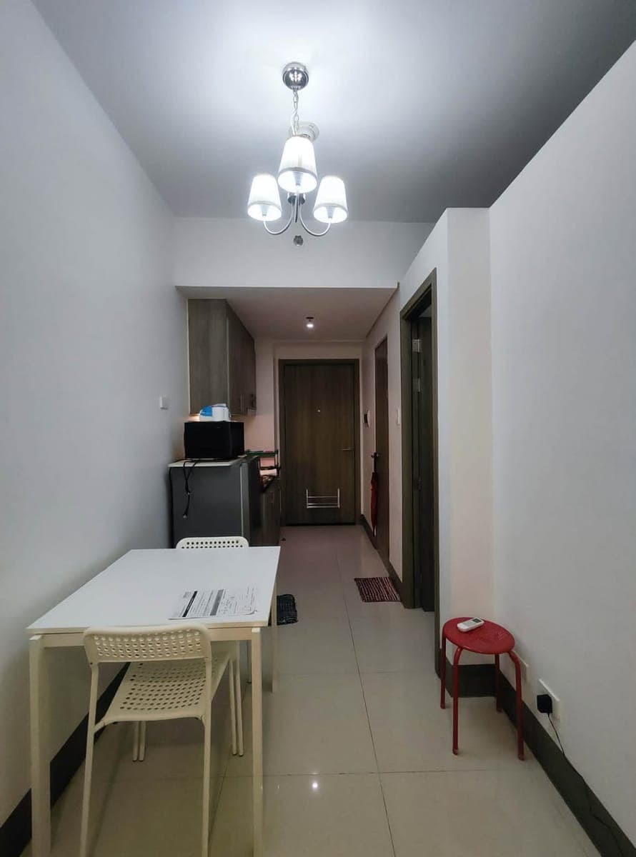FAME RESIDENCES MANDALUYONG / 20k incls assoc dues (VIEWING TOMORROW AUG 15) 1+1 - photo 1