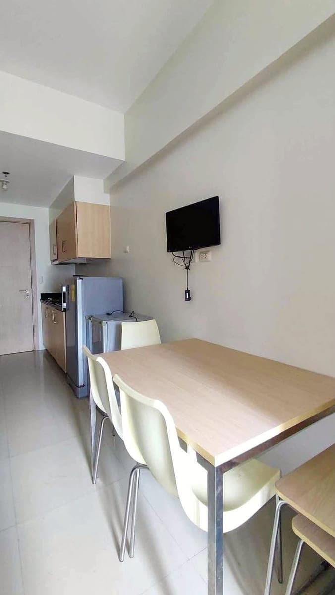 𝐅𝐎𝐑 𝐑𝐄𝐍𝐓: Furnished 1 Bedroom with Balcony SMDC Light Mandaluyong - photo 1