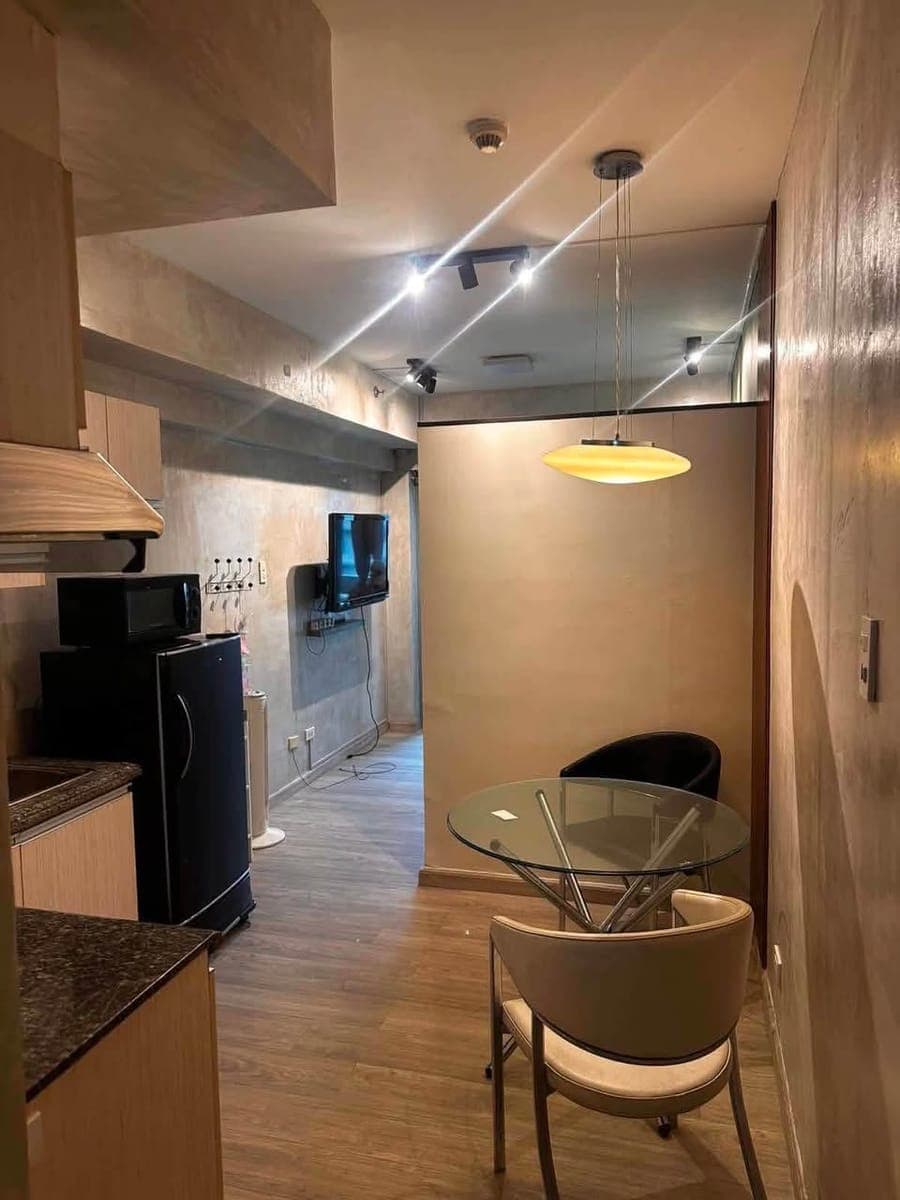 𝐅𝐎𝐑 𝐑𝐄𝐍𝐓: Fully Furnished Studio Unit at DMCI Tivoli Garden Residences, Mandaluyong City - photo 1