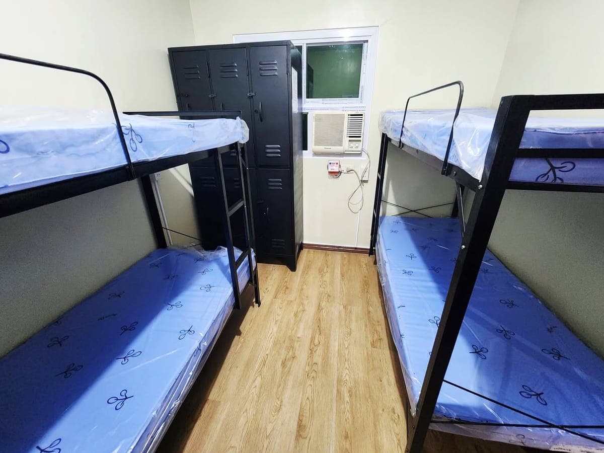 Aircon Male Bedspace in JRU Mandaluyong. Send pm if interested - photo 1
