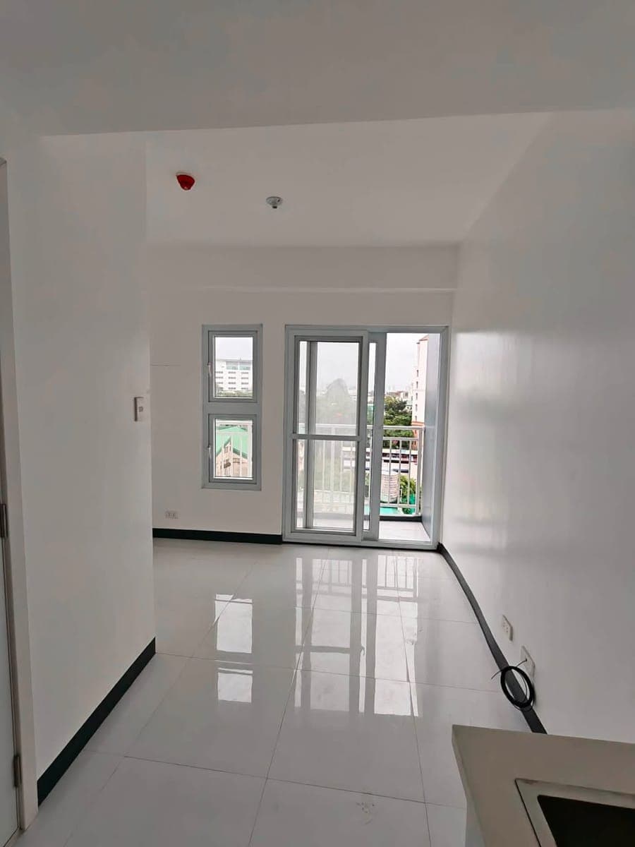 🏠 FOR RENT - BRAND NEW UNIT 705 WITH BALCONY & CITY VIEW - photo 2