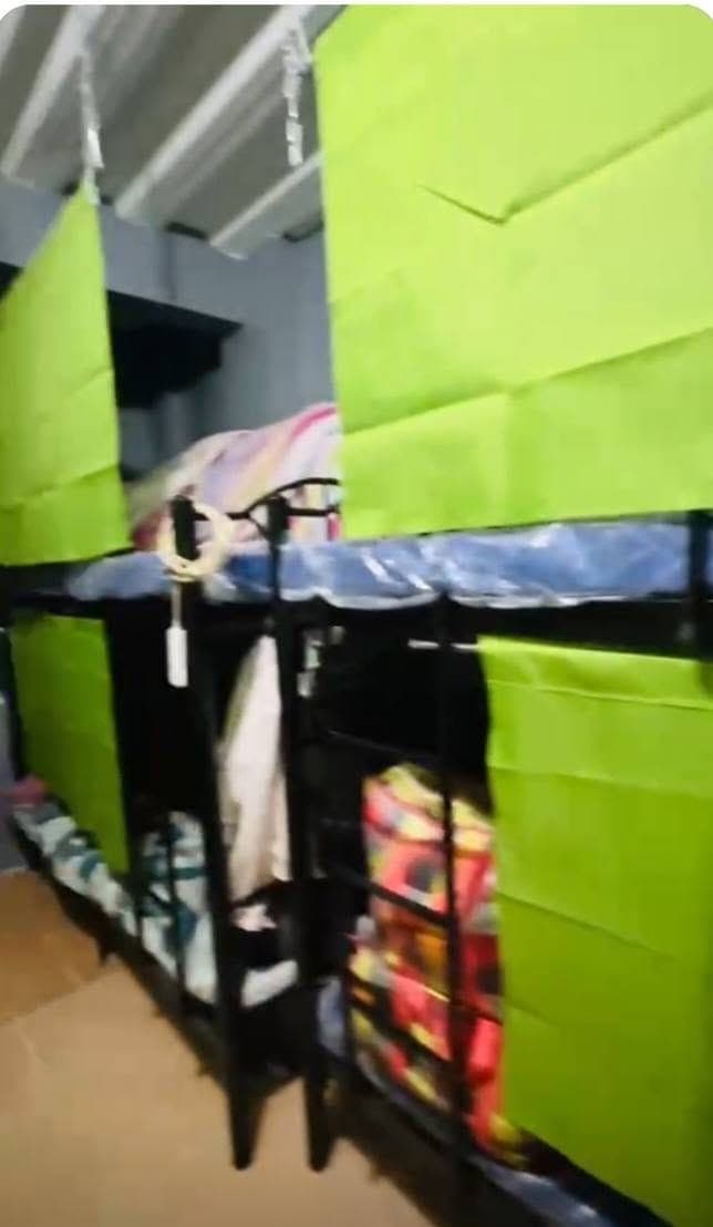 Hello Guys! 1slots each room!Available LadyBedSpacer here.. Near and walking distance at MRT (Shaw/B... - photo 2