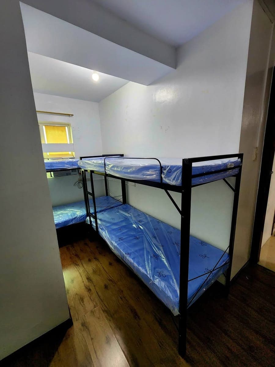 Aircon Male Bedspace in JRU Mandaluyong. PM if interested. - photo 4