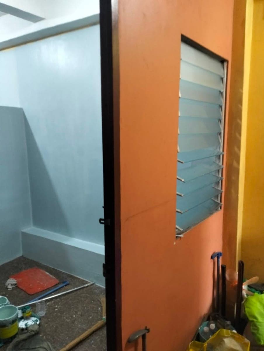 room for rent with own cr and sink.sub meter Meralco meter.near RTU and walking distance boni MRT st... - photo 2