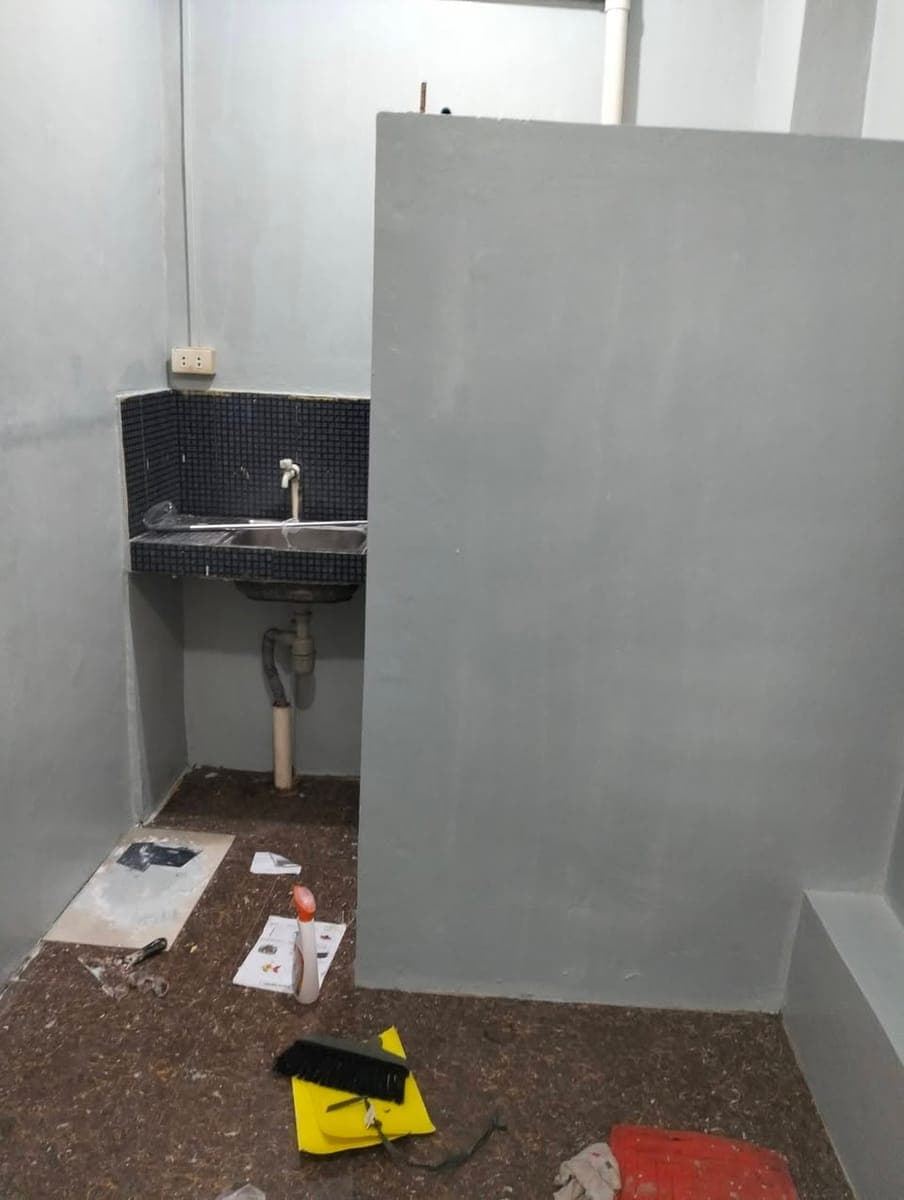 room for rent with own cr and sink.sub meter Meralco meter.near RTU and walking distance boni MRT st... - photo 3