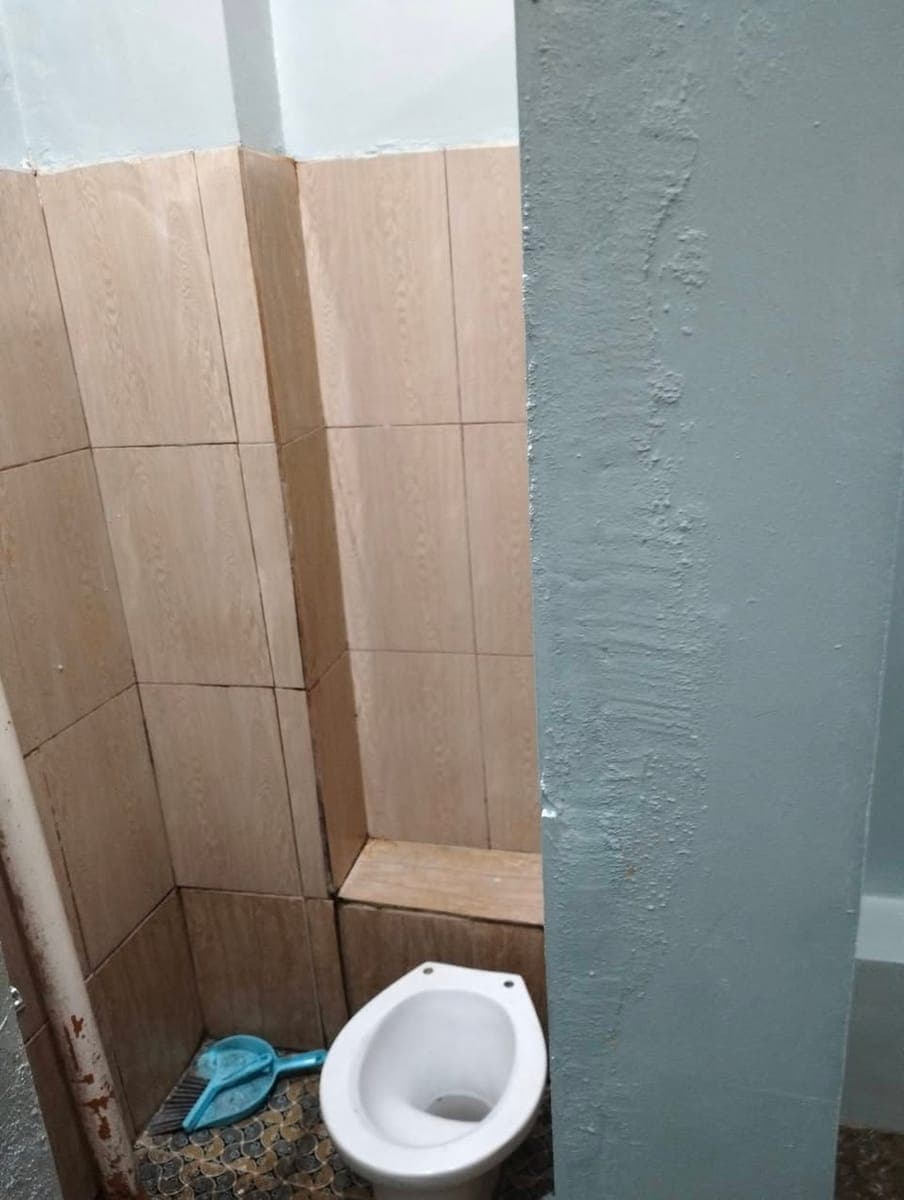 room for rent with own cr and sink.sub meter Meralco meter.near RTU and walking distance boni MRT st... - photo 5