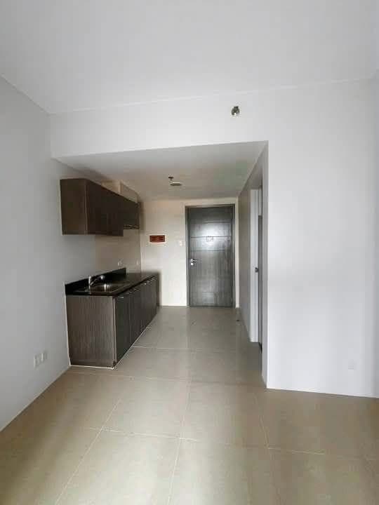 CONDO FOR RENT/ BARE UNIT 1 BEDROOM - photo 1