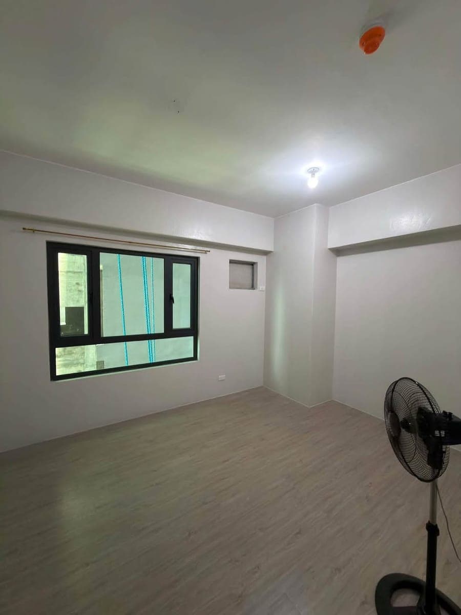 River Park Mandaluyong, New Unit Bare, Facing amenities, 5th 521 , walking distance Bonie MRT statio... - photo 4