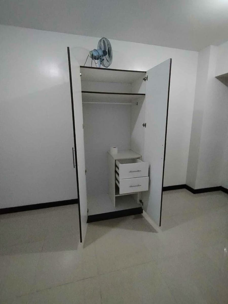 Studio bare Axis residence near MRT Boni Edsa Mandaluyong for rent lease - photo 5
