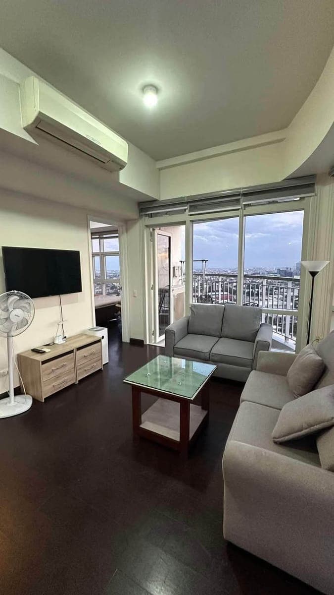 1BR CORNER WITH BALCONY FOR RENT! - photo 4