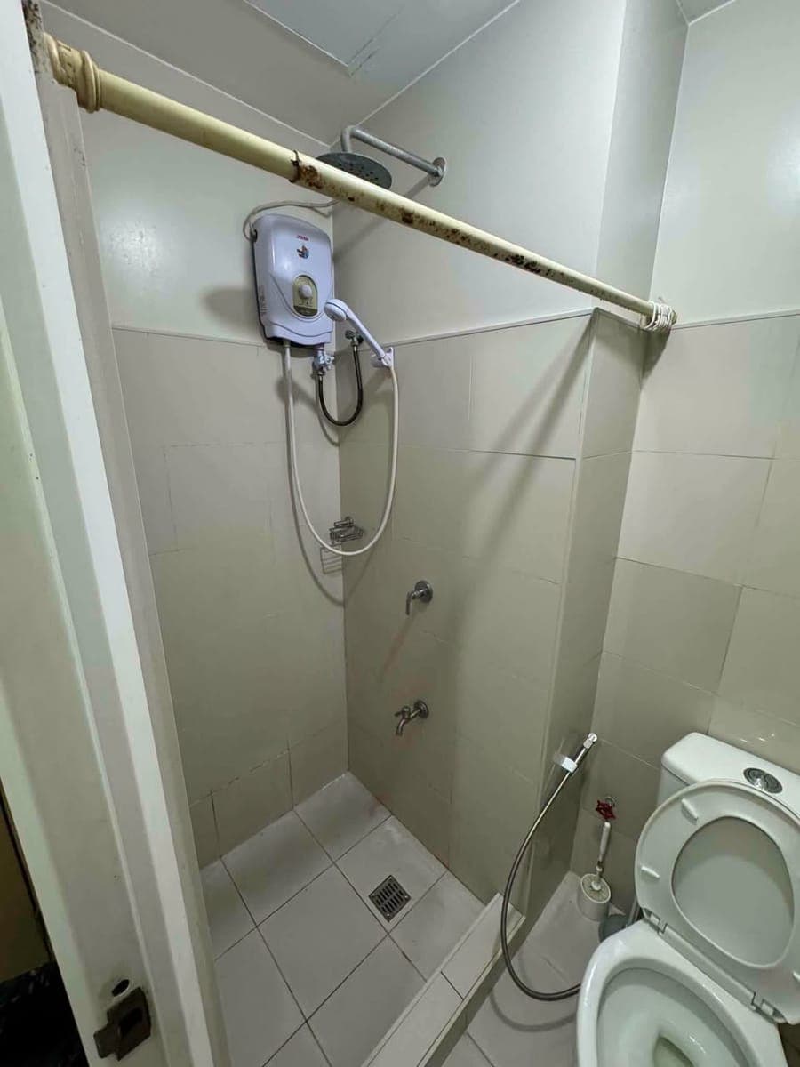 RUSH CONDO UNIT FOR RENT - photo 4