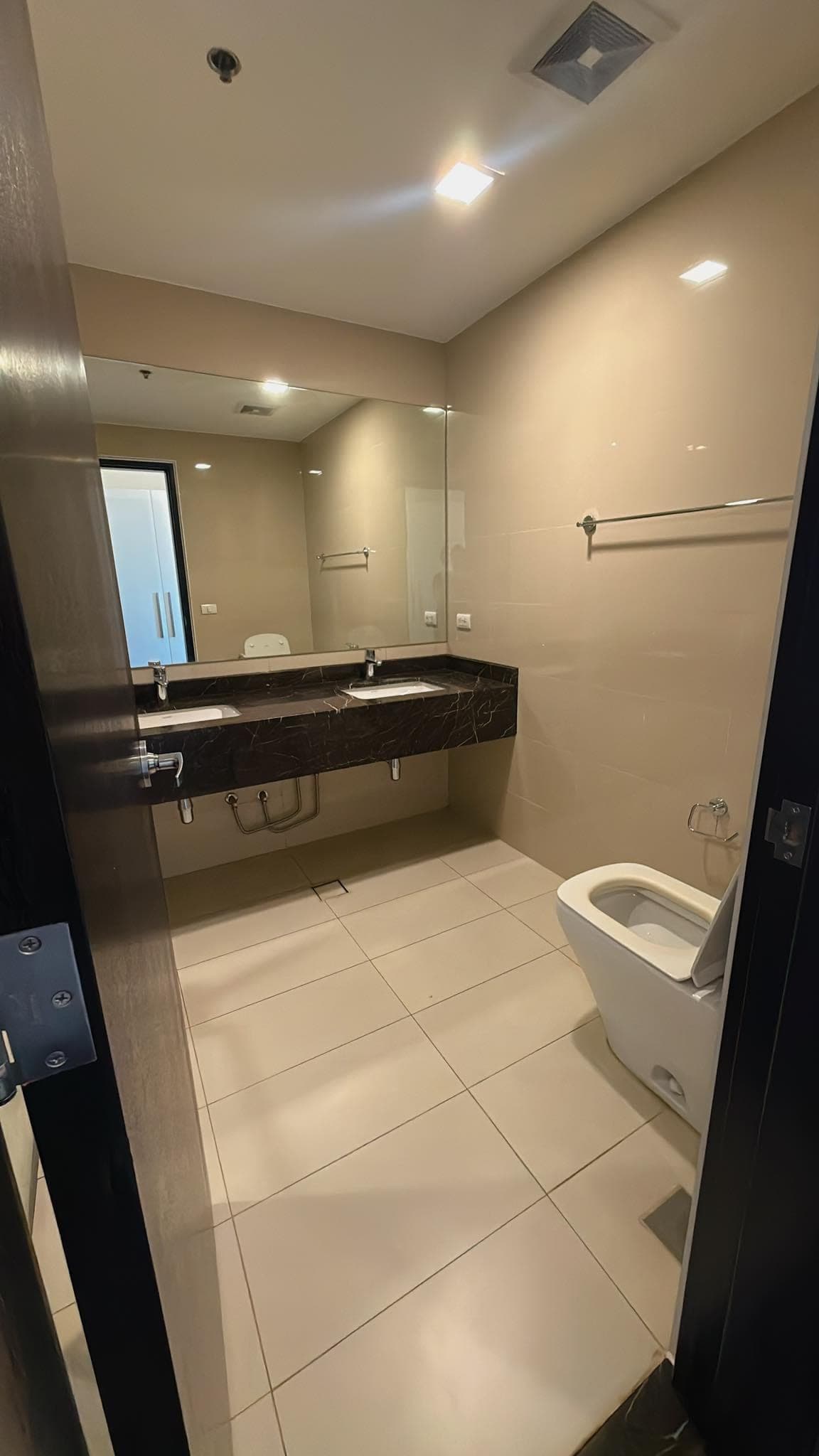 FOR LEASE – East Gallery Place, BGC - photo 15